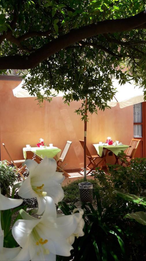 クアルトゥ・サンテーレナ Oasi Ottocento Bed & Breakfast エクステリア 写真