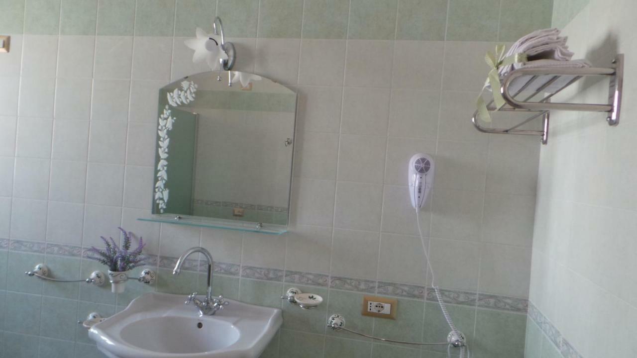 クアルトゥ・サンテーレナ Oasi Ottocento Bed & Breakfast エクステリア 写真