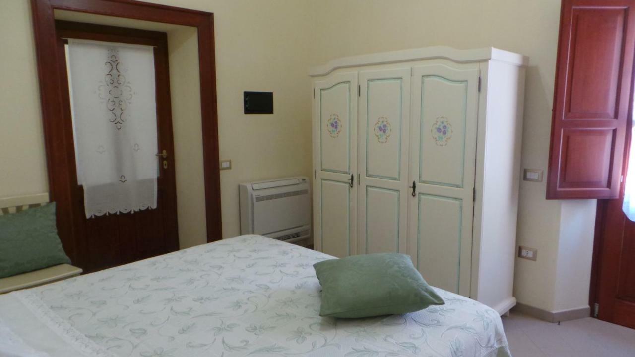 クアルトゥ・サンテーレナ Oasi Ottocento Bed & Breakfast エクステリア 写真